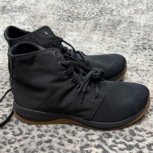 Black High-Top Men's Shoes go ruck